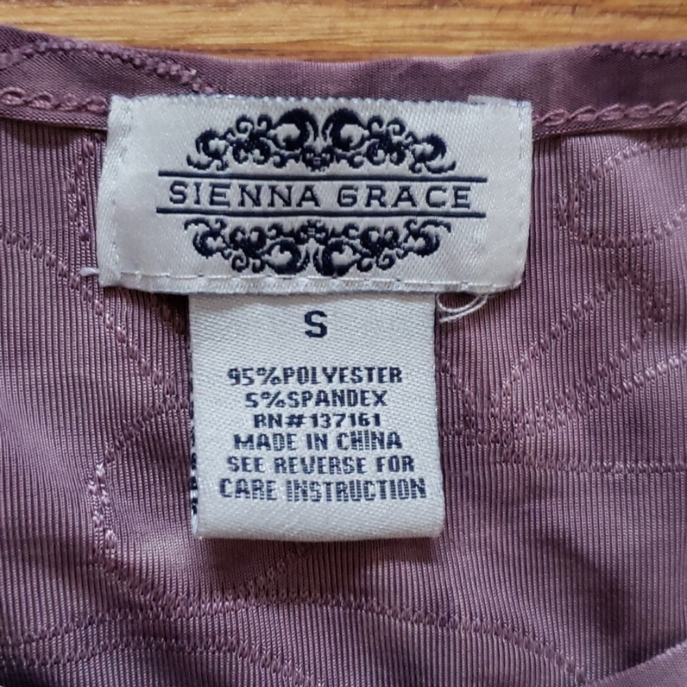 Shirt - Picture 2 of 7